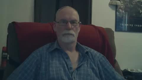 Snapshot of larbie chatting on 01-01-25, 05:22 Larbie online show from 01-01-25, 05:22