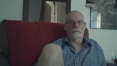 Snapshot of larbie chatting on 01-01-25, 09:17 Larbie online show from 01-01-25, 09:17