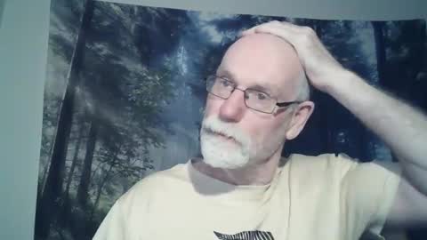 Snapshot of larbie chatting on 01-04-25, 02:56 Larbie online show from 01-04-25, 02:56