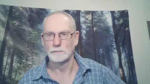 Snapshot of larbie chatting on 01-10-25, 11:11 Larbie online show from 01-10-25, 11:11