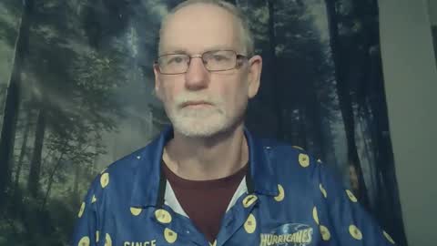 Snapshot of larbie chatting on 01-11-25, 04:48 Larbie online show from 01-11-25, 04:48