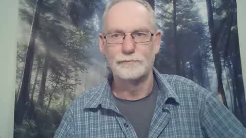 Snapshot of larbie chatting on 01-17-25, 12:10 Larbie online show from 01-17-25, 12:10