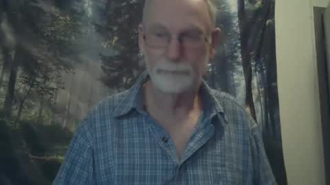 Snapshot of larbie chatting on 01-19-25, 11:45 Larbie online show from 01-19-25, 11:45