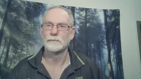 Snapshot of larbie chatting on 01-26-25, 03:36 Larbie online show from 01-26-25, 03:36