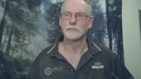 Snapshot of larbie chatting on 01-27-25, 11:43 Larbie online show from 01-27-25, 11:43