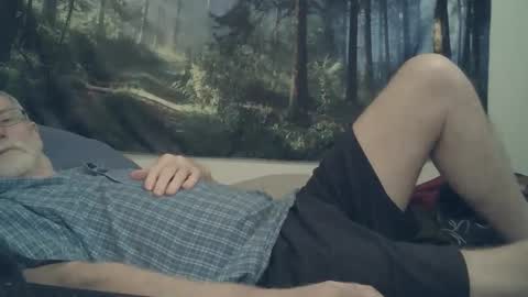 Snapshot of larbie chatting on 02-10-25, 11:25 Larbie online show from 02-10-25, 11:25