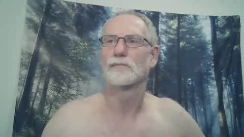 Snapshot of larbie chatting on 02-11-25, 10:48 Larbie online show from 02-11-25, 10:48