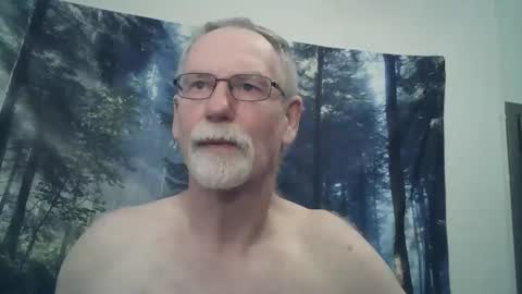Snapshot of larbie chatting on 02-14-25, 01:02 Larbie online show from 02-14-25, 01:02