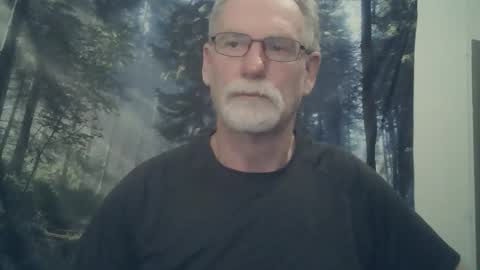 Snapshot of larbie chatting on 02-16-25, 10:54 Larbie online show from 02-16-25, 10:54