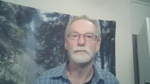 Snapshot of larbie chatting on 02-22-25, 09:48 Larbie online show from 02-22-25, 09:48