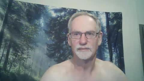 Snapshot of larbie chatting on 03-01-25, 12:12 Larbie online show from 03-01-25, 12:12