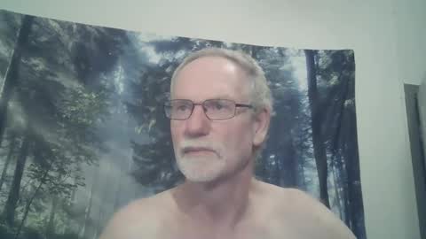 Snapshot of larbie chatting on 03-05-25, 11:38 Larbie online show from 03-05-25, 11:38