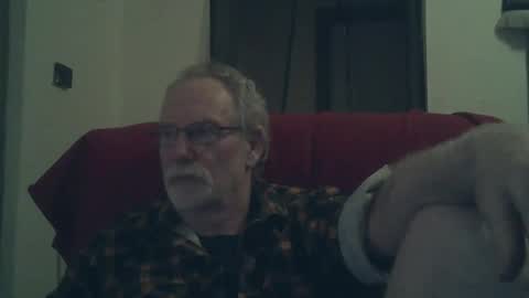 Snapshot of larbie chatting on 03-08-25, 11:37 Larbie online show from 03-08-25, 11:37