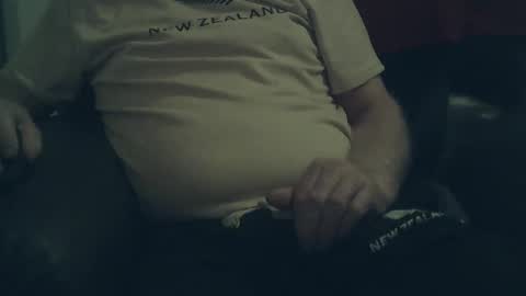 Snapshot of larbie chatting on 03-08-25, 09:08 Larbie online show from 03-08-25, 09:08