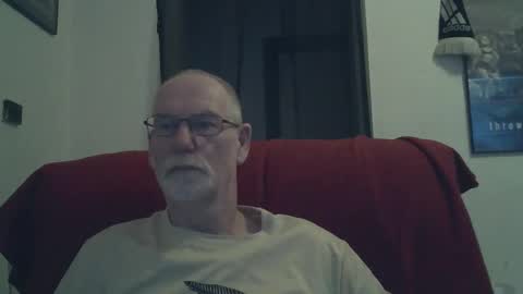 Snapshot of larbie chatting on 03-09-25, 01:46 Larbie online show from 03-09-25, 01:46