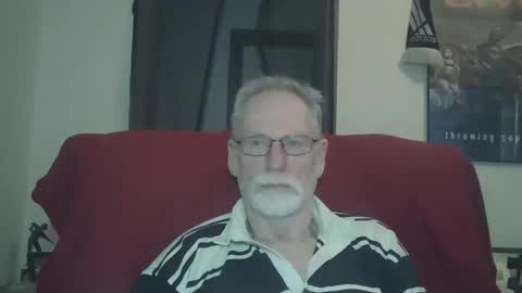 Snapshot of larbie chatting on 09-20-25, 02:01 Larbie online show from 09-20-25, 02:01