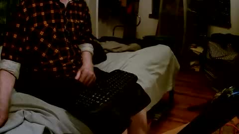 Snapshot of larbie chatting on 10-24-25, 10:44 Larbie online show from 10-24-25, 10:44