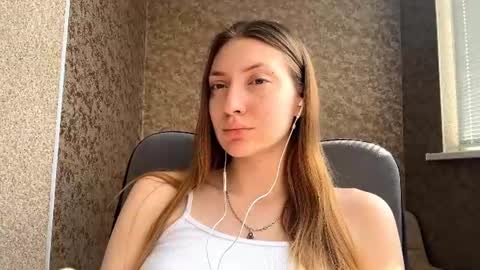 Snapshot of lareebuggie chatting on 06-10-26, 11:09 Eva online show from 06-10-26, 11:09