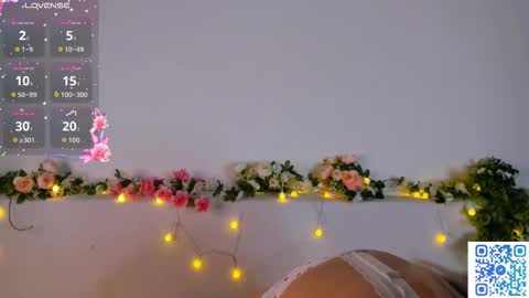 Snapshot of large_ocean chatting on 10-25-25, 02:02 Rose online show from 10-25-25, 02:02