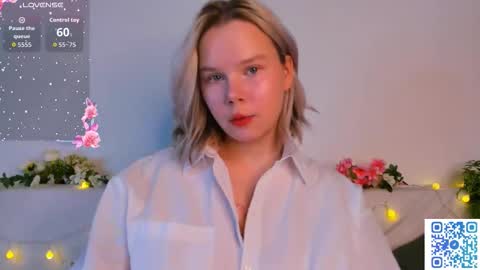 Snapshot of large_ocean chatting on 11-10-25, 01:37 Rose online show from 11-10-25, 01:37