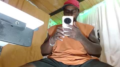 Snapshot of largo_eddy chatting on 02-17-26, 10:27 Largo eddy online show from 02-17-26, 10:27