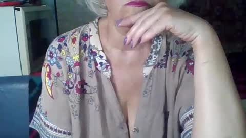 larisaq4ugo24 online show from 06-25-26, 11:15