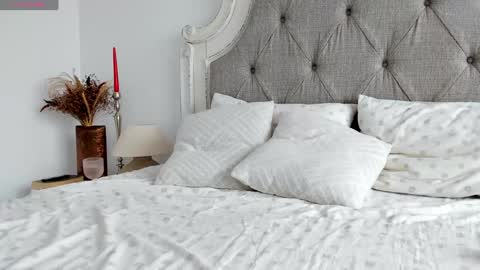 Larissa online show from 11-08-25, 01:00