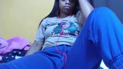 Snapshot of larissa645771 chatting on 04-17-26, 06:00 larissa645771 online show from 04-17-26, 06:00