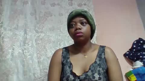 Snapshot of larissa645771 chatting on 05-06-26, 03:02 larissa645771 online show from 05-06-26, 03:02