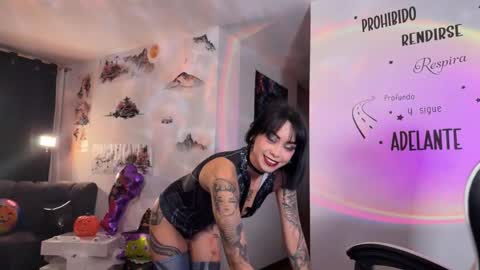 Snapshot of larissa_baker chatting on 10-11-25, 11:58 isa 3 online show from 10-11-25, 11:58