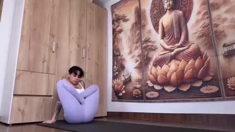 Snapshot of larissa_baker chatting on 10-29-25, 11:34 isa 3 online show from 10-29-25, 11:34