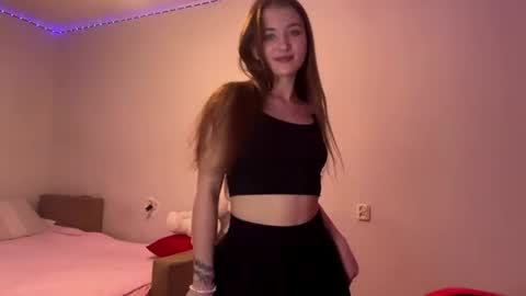 Snapshot of larrainemelandez chatting on 06-11-26, 01:20 Jocelyn online show from 06-11-26, 01:20