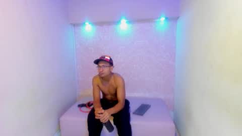 Snapshot of larry_vito chatting on 01-09-26, 12:30 LARRY online show from 01-09-26, 12:30