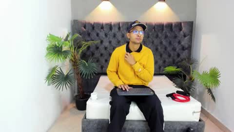 Snapshot of larry_vito chatting on 01-14-26, 12:22 LARRY online show from 01-14-26, 12:22