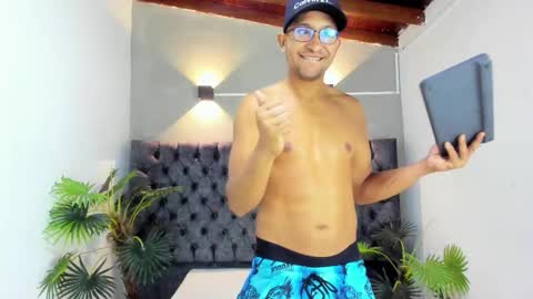 Snapshot of larry_vito chatting on 01-15-26, 02:10 LARRY online show from 01-15-26, 02:10