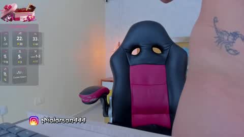 Snapshot of larsonmia chatting on 02-19-25, 12:11 MIA online show from 02-19-25, 12:11