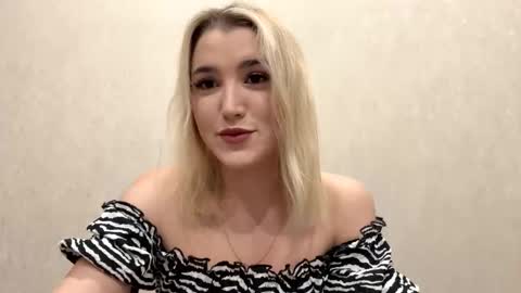 Snapshot of laruebaral chatting on 02-20-26, 09:15 Betty online show from 02-20-26, 09:15