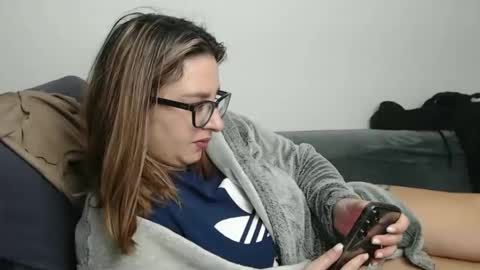 Snapshot of larysalovexxx94 chatting on 10-28-25, 04:27 raisa online show from 10-28-25, 04:27