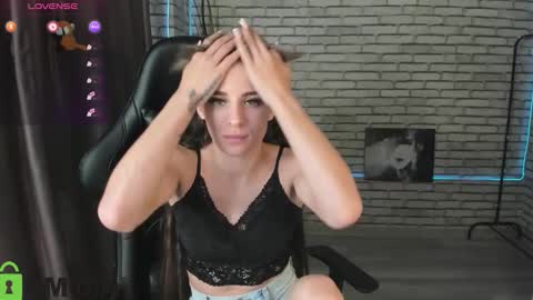 Snapshot of lasly_moon chatting on 10-19-25, 12:55 lasly_moon online show from 10-19-25, 12:55