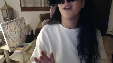 Auri online show from 03-01-25, 10:42