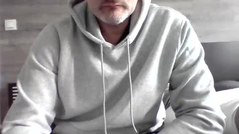 Snapshot of latetedanslesetoiles chatting on 11-25-25, 09:53 latetedanslesetoiles online show from 11-25-25, 09:53