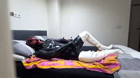 latex boy 38 online show from 06-20-26, 01:47