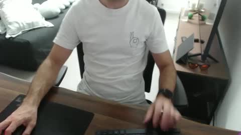 latexdave84 online show from 03-20-26, 09:58