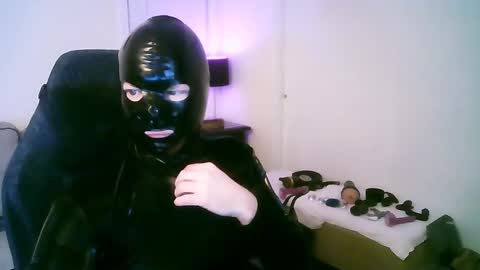Snapshot of latexminheadroom chatting on 03-08-25, 06:10 latexminheadroom online show from 03-08-25, 06:10