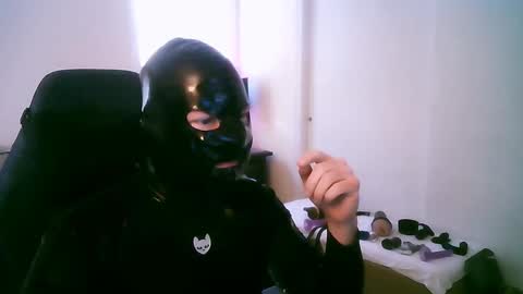 Snapshot of latexminheadroom chatting on 03-09-25, 08:42 latexminheadroom online show from 03-09-25, 08:42