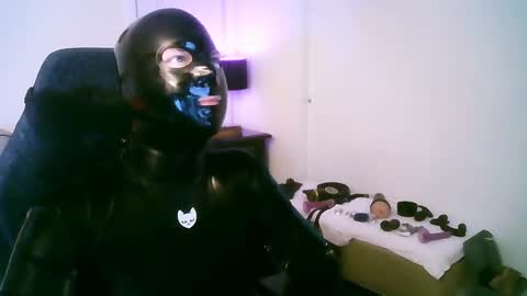 Snapshot of latexminheadroom chatting on 03-10-25, 01:12 latexminheadroom online show from 03-10-25, 01:12