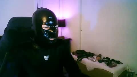 Snapshot of latexminheadroom chatting on 10-20-25, 01:50 latexminheadroom online show from 10-20-25, 01:50