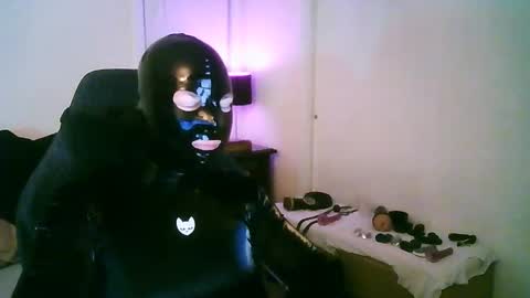 Snapshot of latexminheadroom chatting on 12-05-25, 02:42 latexminheadroom online show from 12-05-25, 02:42