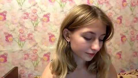 Snapshot of laticiacalicutt chatting on 12-15-25, 04:55 Amelia online show from 12-15-25, 04:55