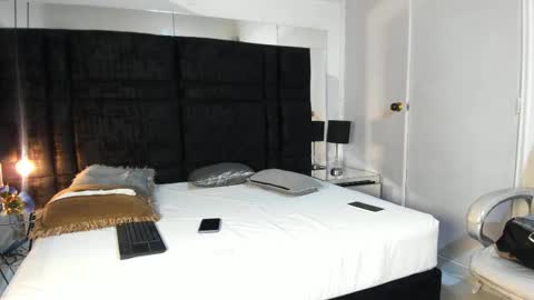 Snapshot of latin_couple20y chatting on 02-24-25, 08:06 Johana y Santiago online show from 02-24-25, 08:06